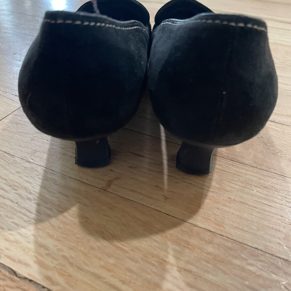 Stuart Weitzman Black Buckle Kitten Heel - Picture 4 of 6